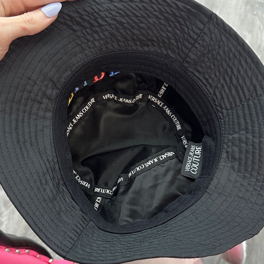 Authentic Versace Jeans Couture Rainbow Embroidered Black Bucket Hat Unisex New - Picture 5 of 5